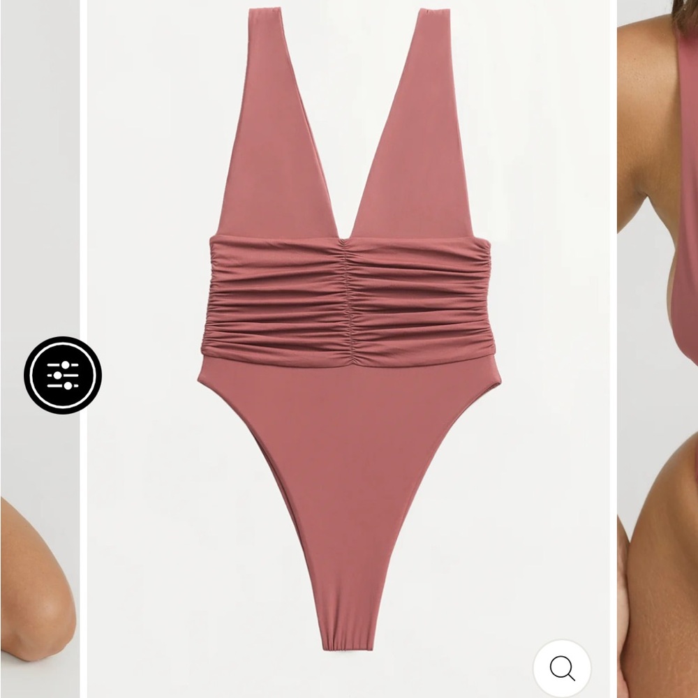 NWT Riot Swim Echo Moderate Coverage in Rouge XS